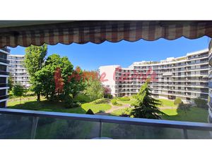 Studio idéalement placé avec balcon cave et parking