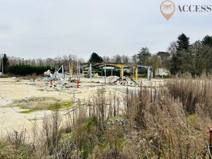 DOMONT - Terrain d'activité d'environ 1970m2