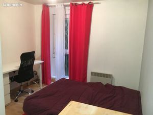 Coeur de brest / Tout proche du tram /confortable studio meublé / 1er etage /32 rue ernest