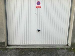 Grand garage avenue des hirondelles