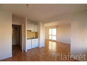 Grand studio à louer CERGY PREF