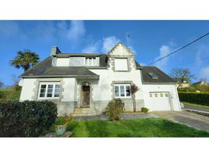 Vente maison Chateaulin  115m² 6 pièces 147 000€ avec garage