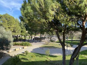 STUDIO vue parc avec place de parking