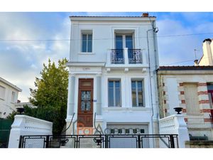 ROYAN CENTRE-VILLE MAISON RENOVEE AVEC SOUS-SOL