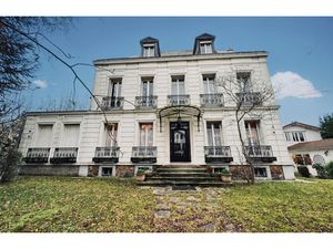 St Maur des Fosses maison 12p 363m2 terrain 926m2