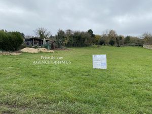 TERRAIN CONSTRUCTIBE 664m2 à VILLEBLEVIN (89340) - 40 000 EUR