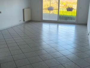 T6 en duplex 130m2  terrasse en rez  cave et 2 places parking