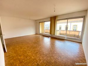 F5 METZ CENTRE CALME  RARE 15mn gare  3mn ctre ville; grand salon-séjour lumineux sur terr