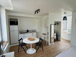 Studio meublé  rénové et lumineux