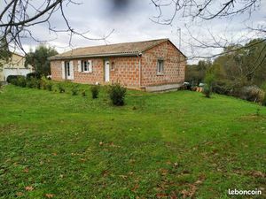 Immeuble bâti de 218 35 m² à usage d'habitation sur terrain clôturé de 4000 m²