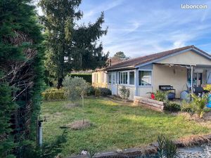 Jolie maison de plein pied au calme