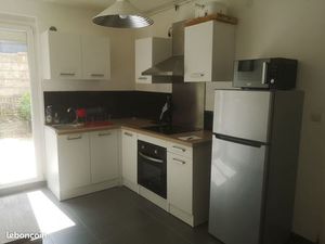 F2 meublé avec cour