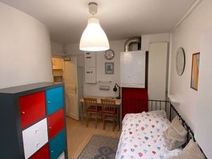 Studio meublé 17 m2 au cœur de PARIS au calme