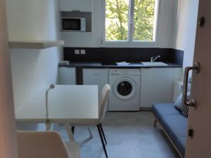 Loue charmant Studio 13m²  clair et calme avec vue sur jardin - Neuilly-Sur-Seine