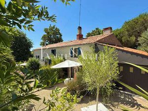 Vente Maison à Auchay-sur-Vendée (85200) : à vendre / 132m² Auchay-sur-Vendée