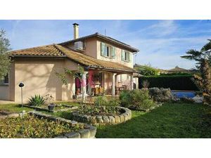 Maison de 5 pièces de luxe en location à Genas  Auvergne-Rhône-Alpes