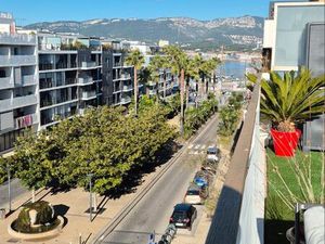 T2 lumineux avec balcon filant et garage box fermé (Porte Marine – Allée Maurice Blanc)