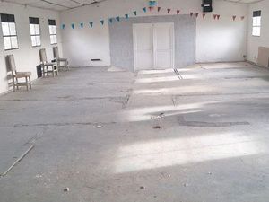 Bâtiment de stockage avec Électricité