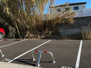 Location place de parking Castries