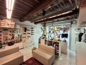 Vente commerce 38 m² Saint-Cyr-sur-Mer (83270)