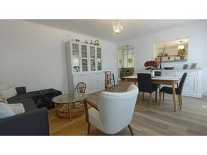 Maison entiérement renovée avec garage et jardin