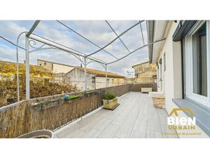 MAISON DE VILLE AVEC TERRASSE