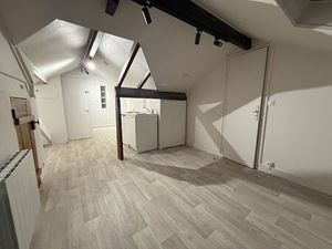 Location appartement 1 pièce  19.24m²  Le Bourget