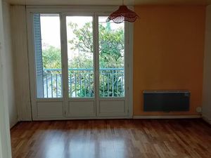 CLEMENCEAU PROCHE PARC : T4 + cuisine + balcon 70 m2