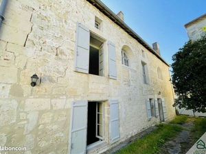 Maison en pierre rénové 80m2 avec cour