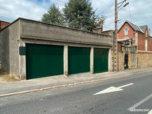 Grand garage à louer