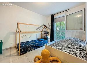 ? Vitrolles - Beau T2 meublé de 40 m² avec terrasse  résidence récente (2019)  place de pa