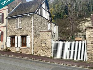 Maison centre ville 2 chambres  pas de vis à vis  entrée voitures  garage