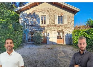 Maison 7pièce(s) 3chambre(s) 180 m² Crolles (38920)