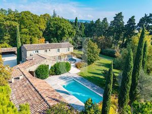Maison de luxe de 5 chambres en vente à L'Isle-sur-la-Sorgue  Provence-Alpes-Côte d'Azur