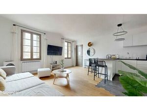 Appartement 3 pièces - 67 m² - centre historique