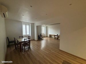 T4 Centre du coteau Traversant et lumineux