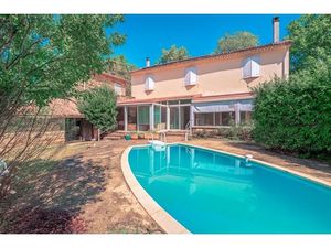 Mas de caractère en Cévennes – Domaine nature avec hébergements  piscine et fort potentiel