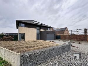 Villa met 5 slaapkamers op 8 50are in doodlopende straat