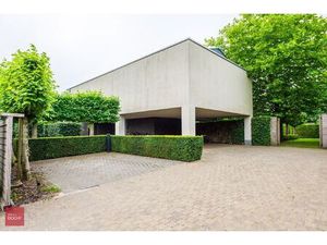 Afgeschermd van het dorpszicht tijdloze ruime VILLA met landelijk verzicht | Durmstraat