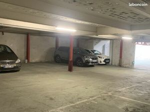Loue place de parking 15 boulevard Garibaldi 121 euros/ mois