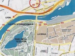 Très beau studio meublé de 32:m2 dans immeuble récent  secteur Lyon Tête d'Or/ Saint Clair