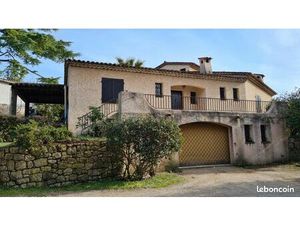 Location villa sur roquefort les pins