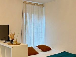 Appartement Maisonnette T1 25m2 avec parking et cours avec terrasse extérieure