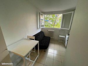 Studio à 10 min du RER A à pied