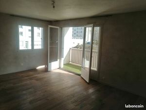 T3 plein sud  76m2  2 chambres  balcon  2 parkings  St Sébastien sur Loire  proximité busw