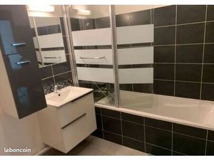 ? Beau T2 de 48 m² - Terrasse 20 m² - Résidence sécurisée - Place de parking couverte - Ex