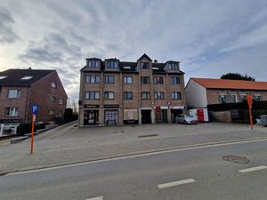 Instapklaar appartement met 2 slaapkamers  berging & parking