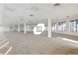 A LOUER  Immeuble de standing  proche commerces et RER