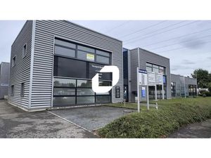 A LOUER  PLATEAUX AU 1ER ETAGE