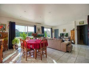 Maison récente de plain-pied avec piscine à Arthès  à 9 km d’Albi